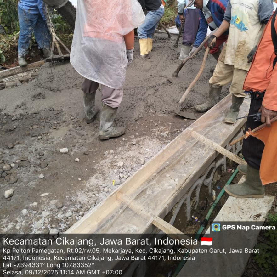 Pembangunan Jalan Desa di Jalan Pelton Kp. Pamegatan RW 05 Desa Mekarjaya